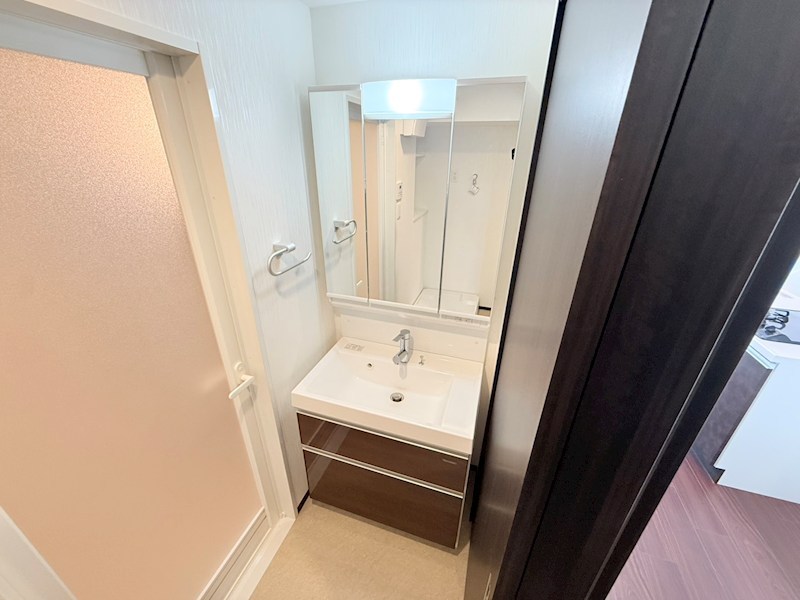 洗面設備　同一物件別部屋写真