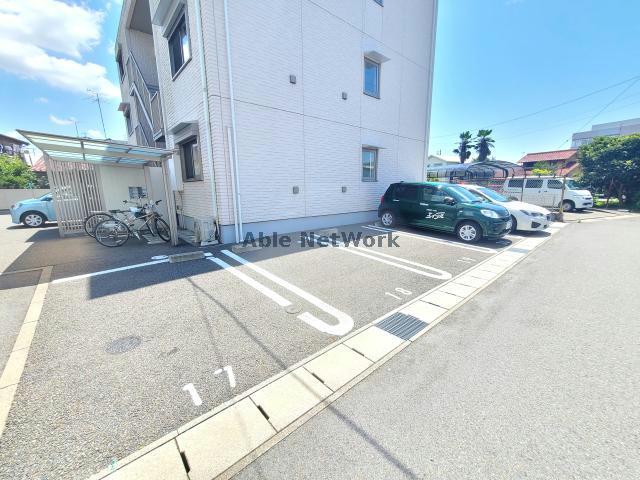 駐車場　駐車場