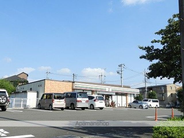 コンビニ　セブンイレブン（コンビニ）まで296m