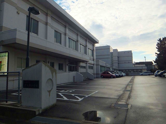 小学校　直江津小学校（小学校）まで350m