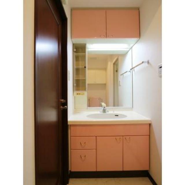 洗面設備　※写真は同タイプ住戸です。