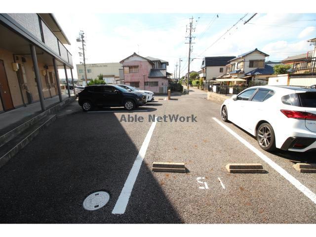 駐車場　駐車場