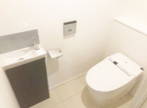 トイレ　★トイレ内手洗い場完備の高級仕様★
