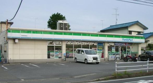 コンビニ　ファミリーマート（コンビニ）まで162m