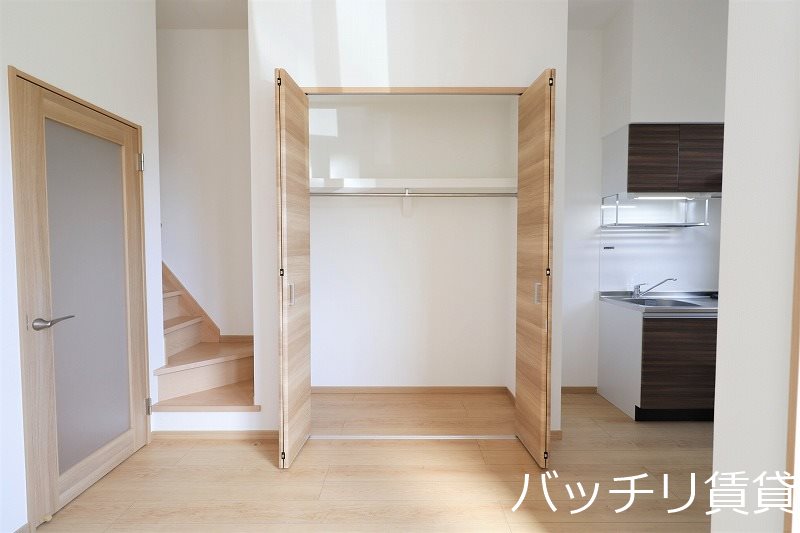 収納　同型タイプの写真の為、現状優先となります。