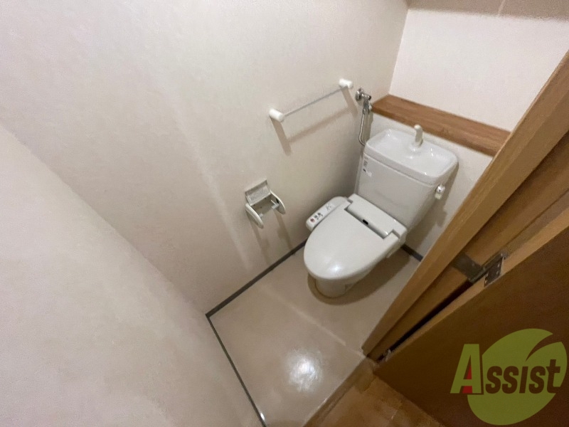 トイレ　トイレです。ウォシュレット付を探している方、おすすめです。
