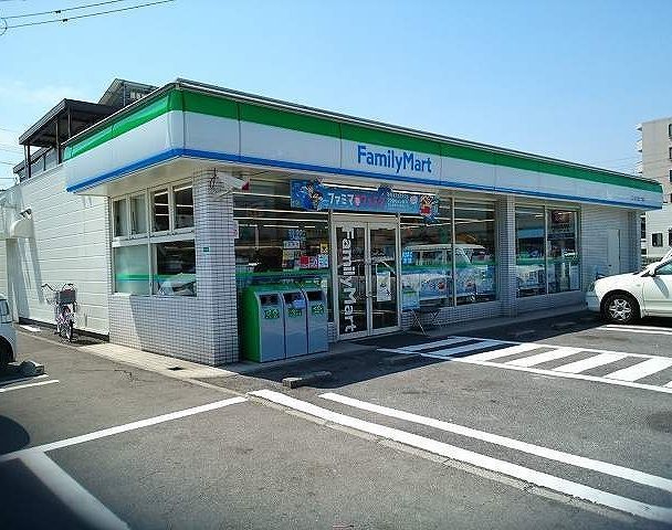 コンビニ　ファミリーマート三佐3丁目（コンビニ）まで1500m