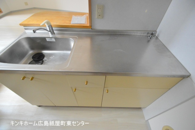 キッチン　カウンター付きのキッチン