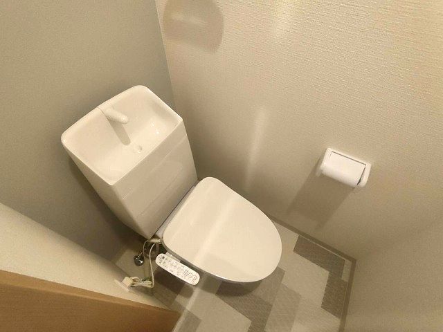 近鉄南大阪線 恵我ノ荘駅 徒歩2分 3階建 築1年のトイレ写真