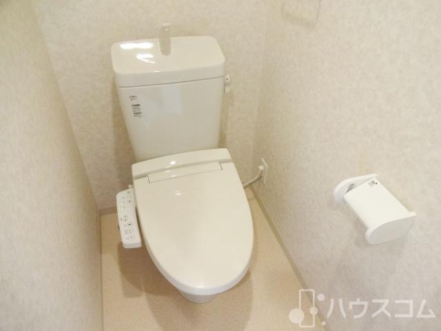 トイレ　冬場の強い味方！暖房洗浄便座です！