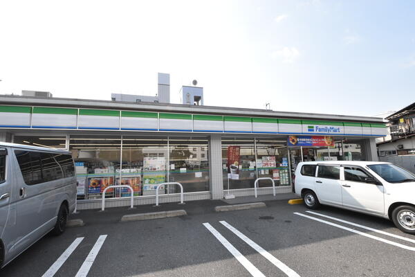 コンビニ　ファミリーマート南観音三丁目店（コンビニ）まで227m