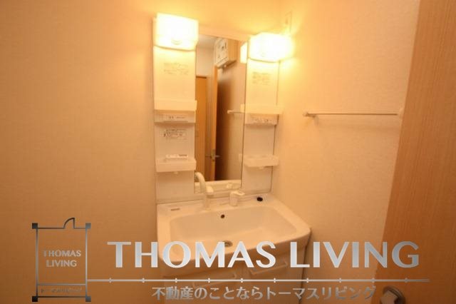 洗面設備　独立洗面台御座いますよ。