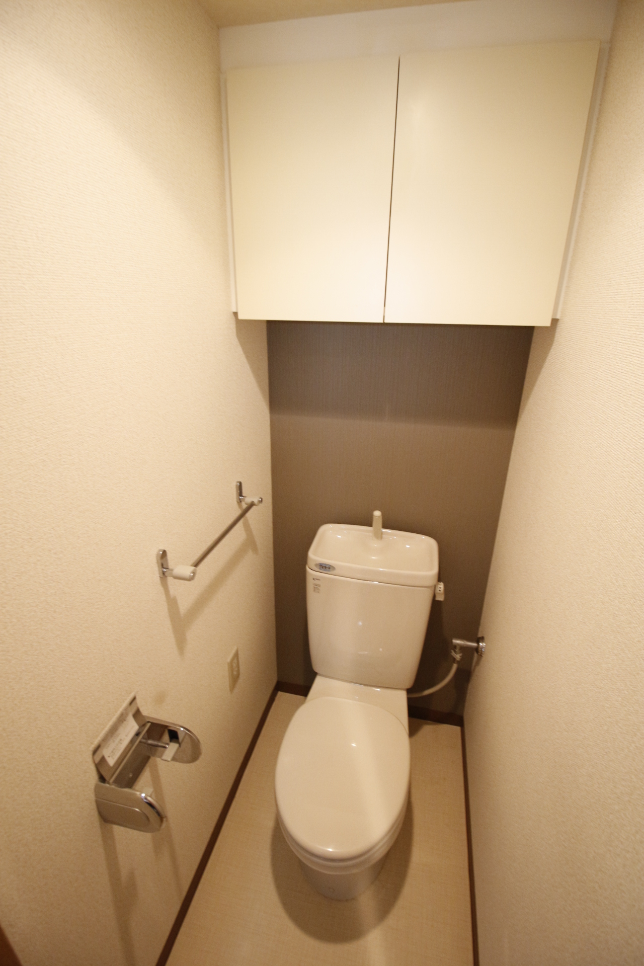 トイレ　同タイプの別のお部屋です