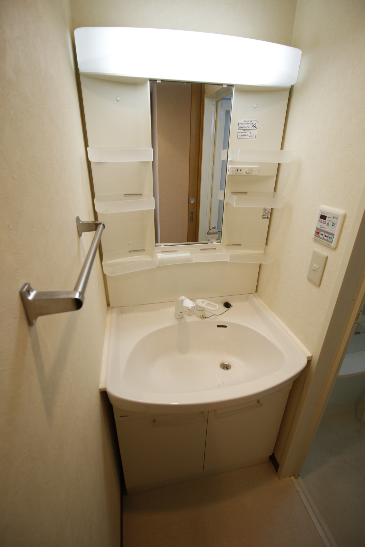 洗面設備　同タイプの別のお部屋です
