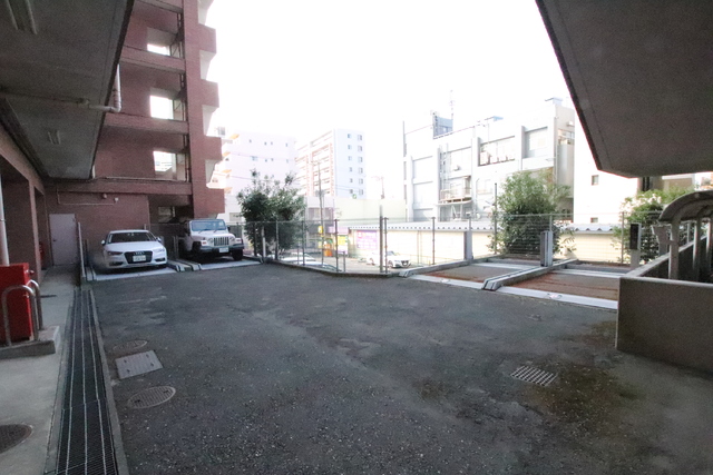 駐車場　★敷地内駐車場★（空き確認・使用料等詳細はご確認下さい）