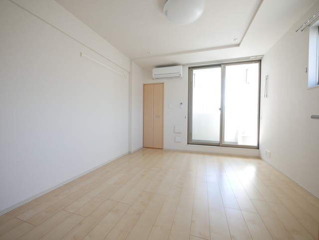 居室・リビング　★白を基調とした明るいお部屋です★