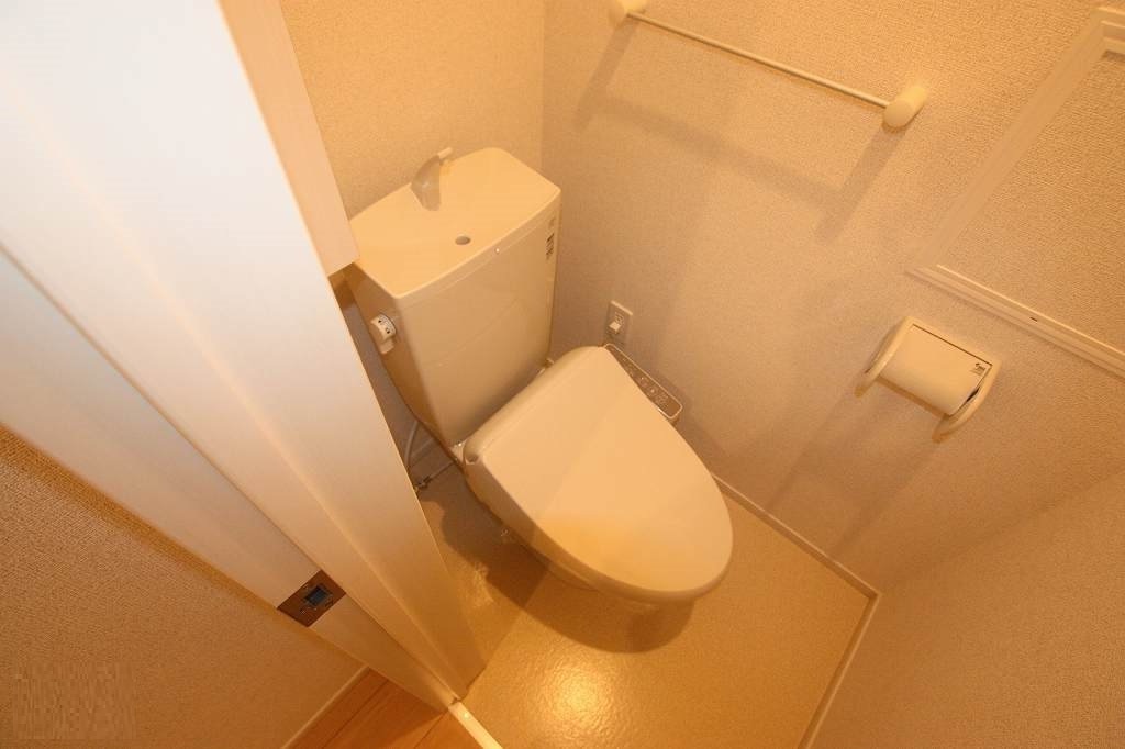 ＪＲ福塩線 神辺駅 徒歩10分 2階建 築10年のトイレ写真