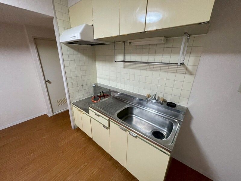 ＪＲ南武線 久地駅 徒歩8分 5階建 築38年のキッチン写真