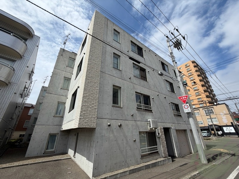建物外観　札幌市西区二十四軒４条「Ａ　ＢＯＮＤ」