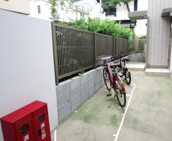 東急大井町線 上野毛駅 徒歩6分 2階建 築14年の外観写真