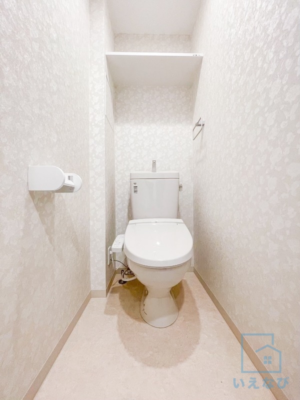 地下鉄千日前線 新深江駅 徒歩4分 15階建 築3年のトイレ写真
