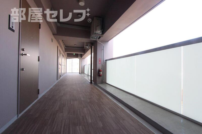 バルコニー　※写真は同タイプ８０４号室の別部屋のものです。