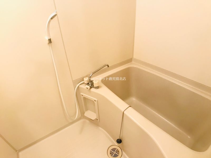 バス・シャワールーム　※同じ間取りの違うお部屋です