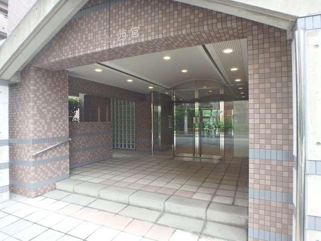 エントランス　高級感あるエントランスです