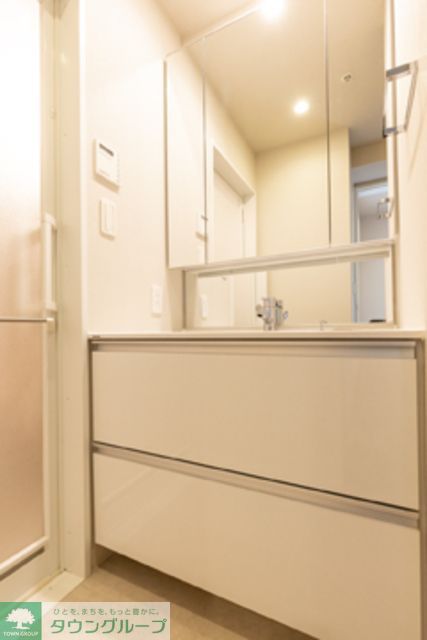 洗面設備　※写真は同タイプ住戸です。