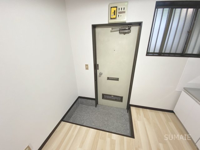 玄関　玄関です。