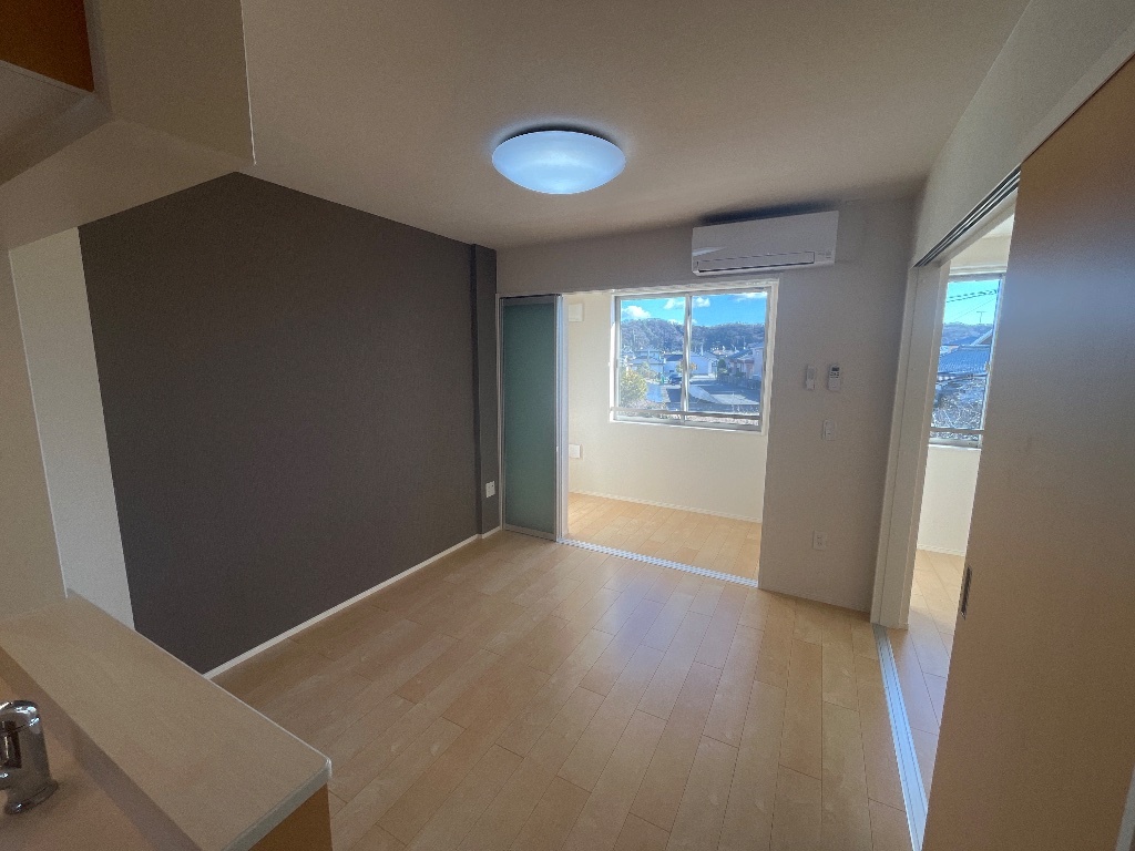 居室・リビング　※建築中につき同型タイプの参考写真です
