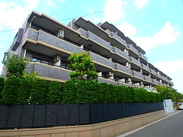 建物外観　駅徒歩7分　都市ガス対応マンション　日当たり良好
