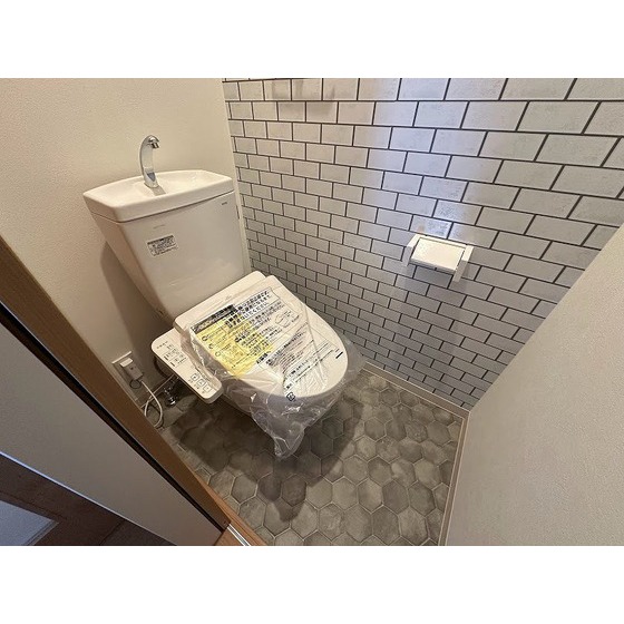 【富山市大泉のアパートのトイレ】