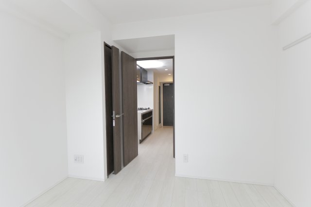 居室・リビング　写真は６０２号室を掲載しています。同タイプになります。