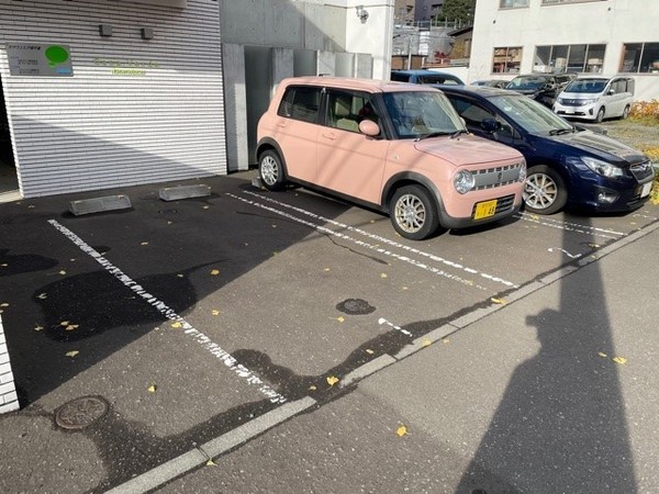 【カサヴェルデ幌平橋の駐車場】