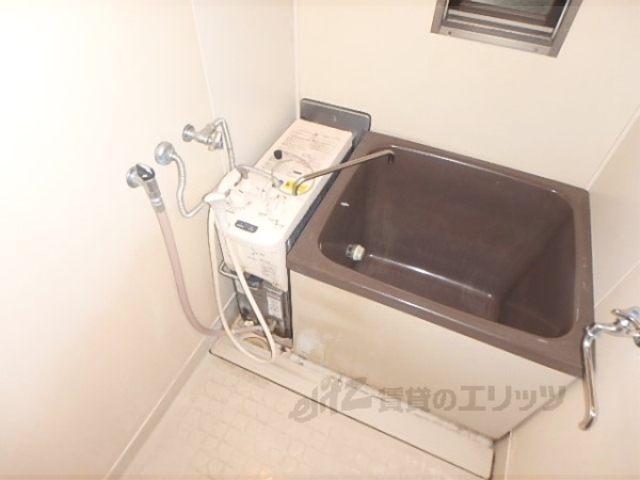 バス・シャワールーム　コンパクトなお風呂です