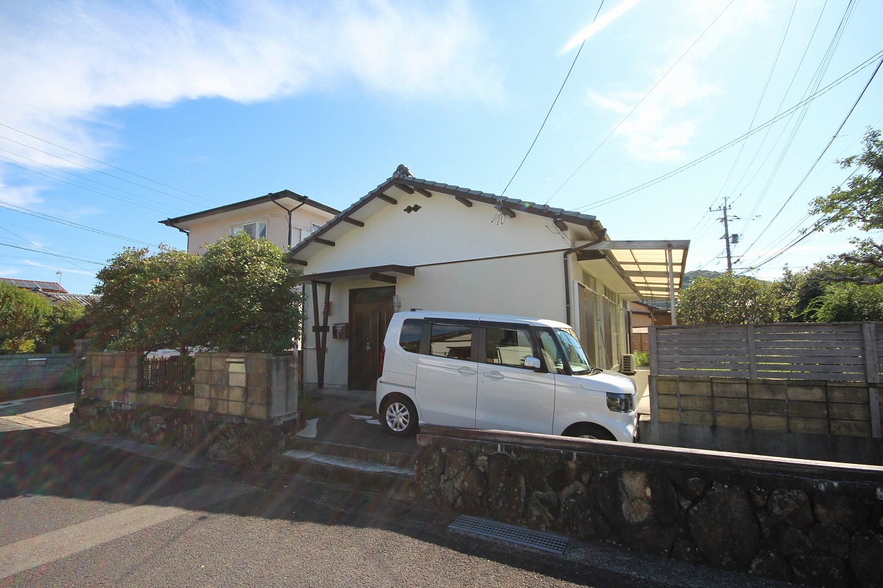 花高四丁目大庭一戸建の建物外観