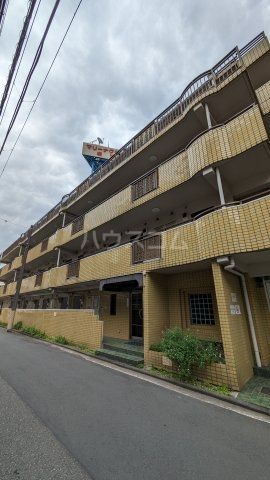 横浜市神奈川区浦島町のマンションの建物外観