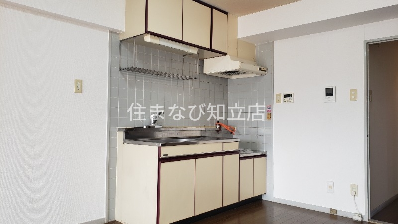 キッチン　同型別部屋写真　反転