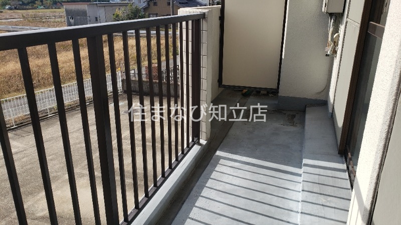 バルコニー　同型別部屋写真　反転