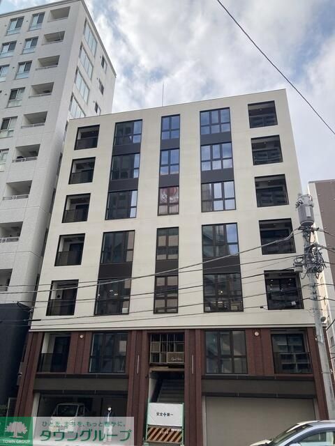 【中央区日本橋蛎殻町のマンションの建物外観】