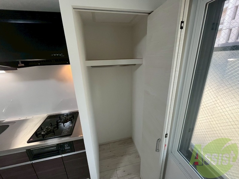 収納　上のほうにはあまり使わないものをしまっておくと良さそう。