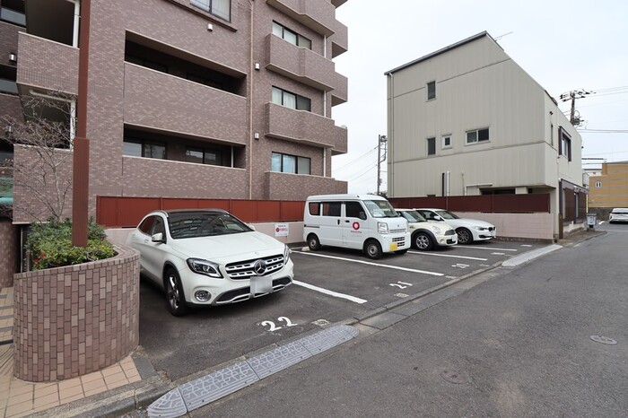 駐車場　駐車場