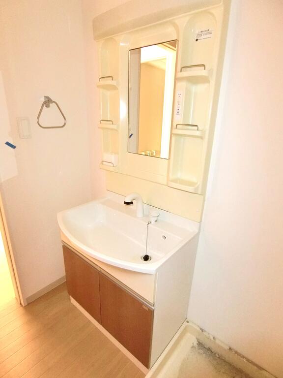 洗面設備　同型物件の写真です。