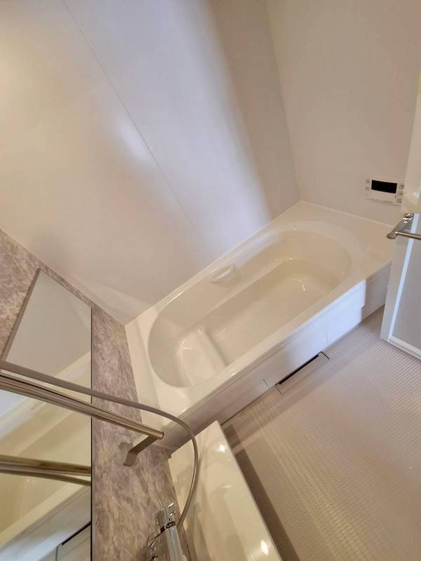 バス・シャワールーム　★追炊き・浴室乾燥機付きのお風呂★