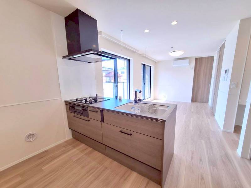 キッチン　★ガス3口グリル付きのシステムキッチン★