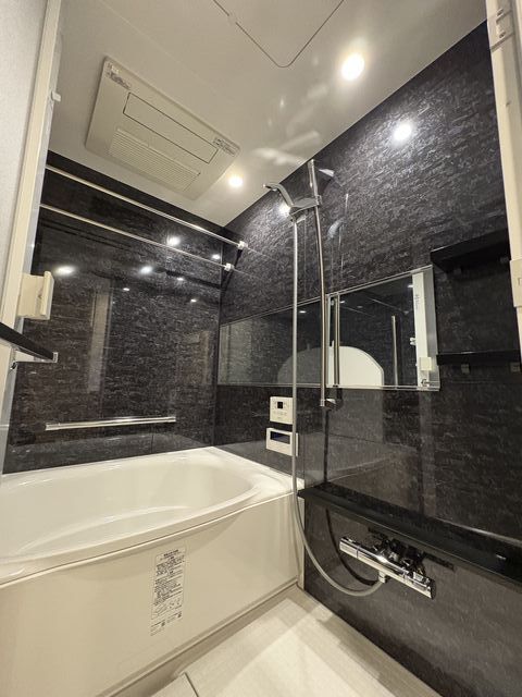 バス・シャワールーム　浴室暖房乾燥機付き