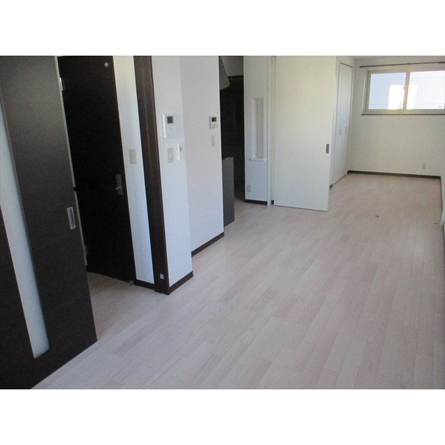 居室・リビング　LDK（11.18帖）の様子