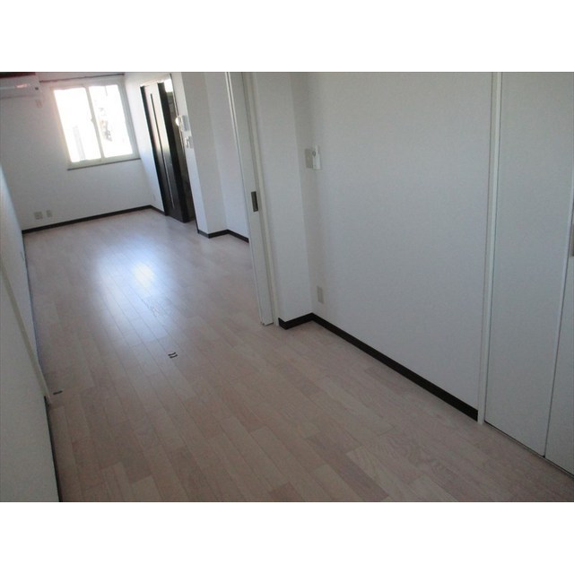 居室・リビング　LDK（11.18帖）の様子