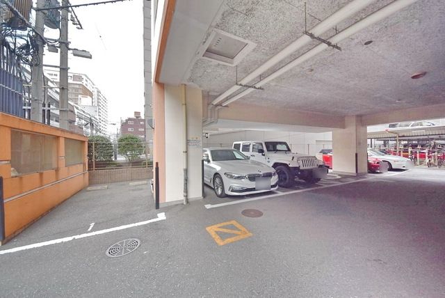 駐車場　敷地内駐車場も完備